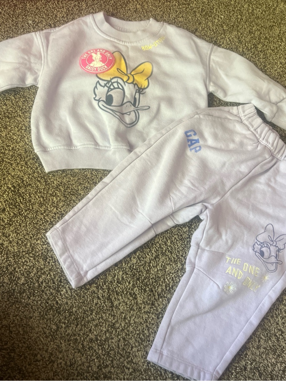 GAP Lilac Daisy Duck Sweatshirt and Pants Set with Yellow Bow